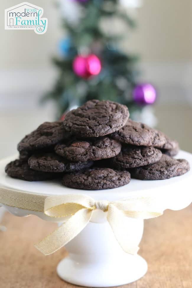 A plate of cookies.