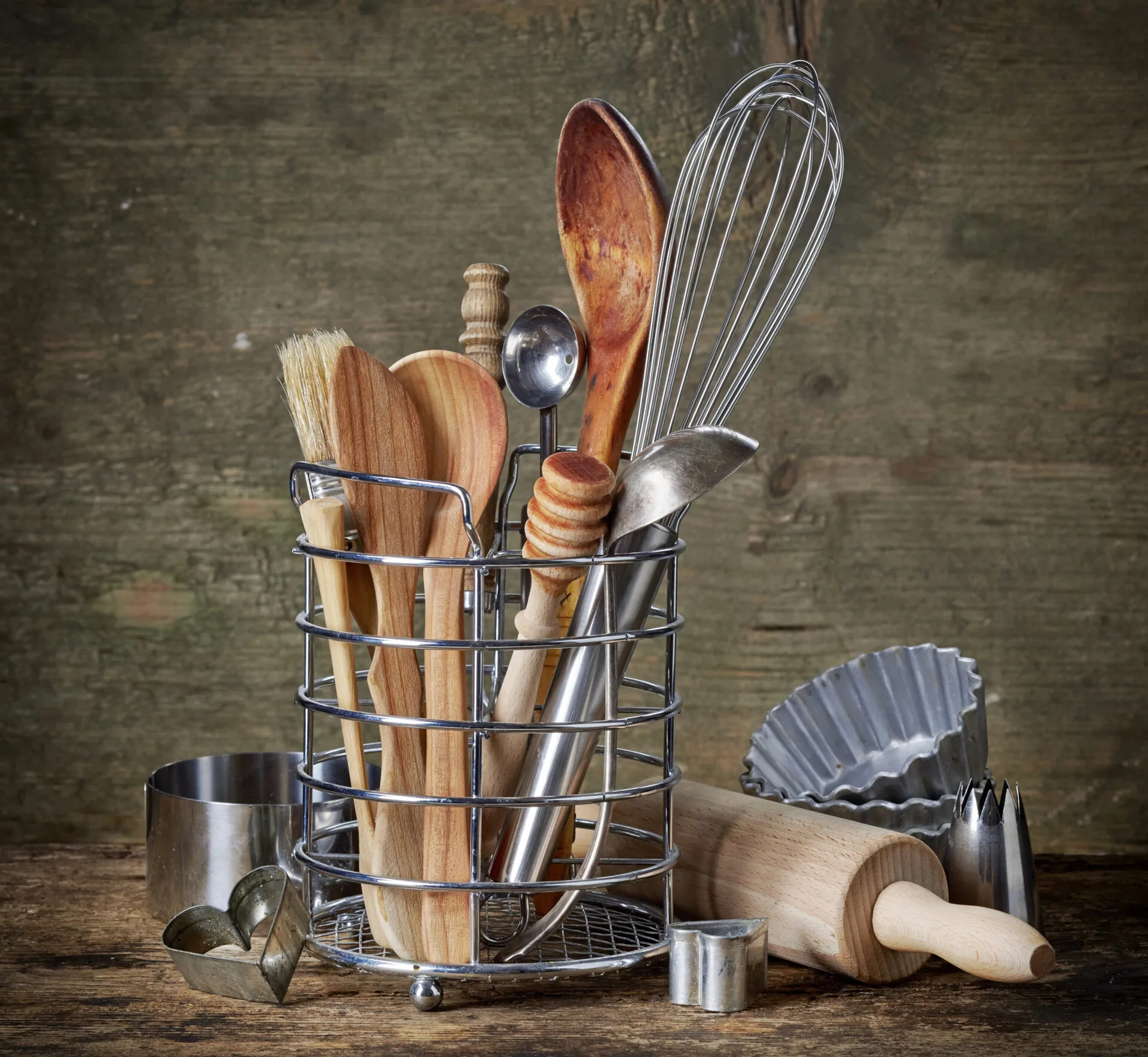 Safest Kitchen Utensils standing in a wire basket