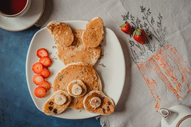 snowmen banana pancakes